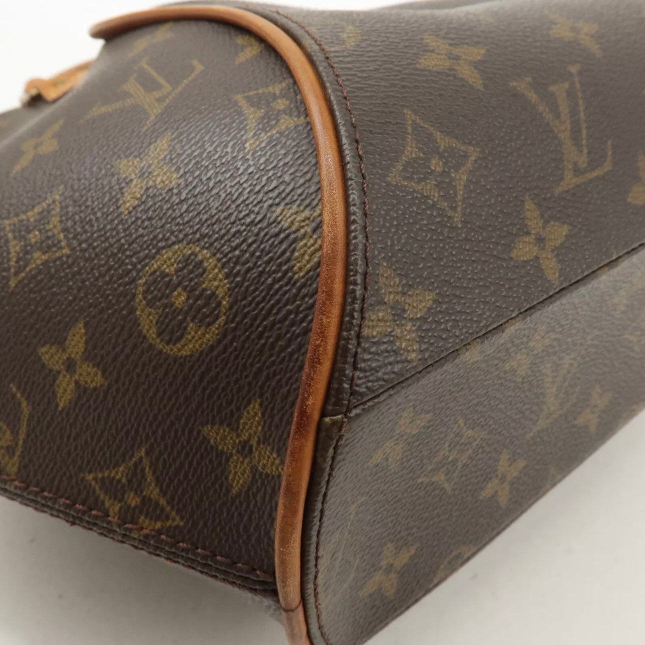 Louis Vuitton Monogram Ellipse MM Hand Bag